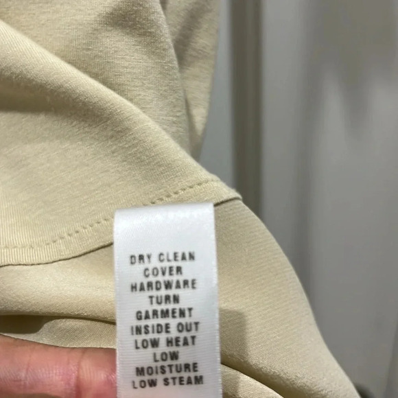 St. John Round-neck Nude Jersey Knit T-shirt with Silk Trim Sz Small P - Picture 6 of 8